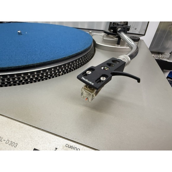 Technics SL-D303 Direct Drive Turntable Fully Function - Picture 4 of 6